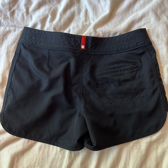 The North Face Black Shorts - Picture 5 of 6